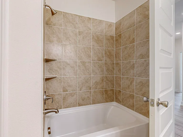 353 Princewood Dr — Photo 33