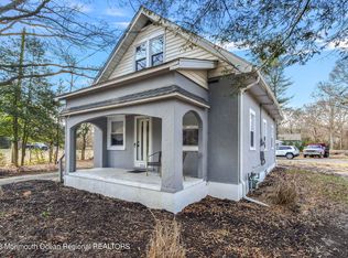 212 Colts Neck Rd, Farmingdale, NJ 07727