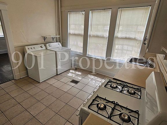 4th image of 212 N Willett St APT 1