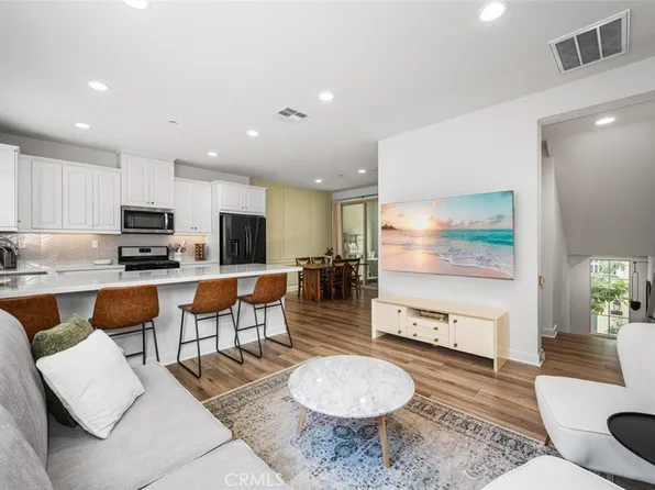 196 Lantana Dr, Stanton, CA 90680