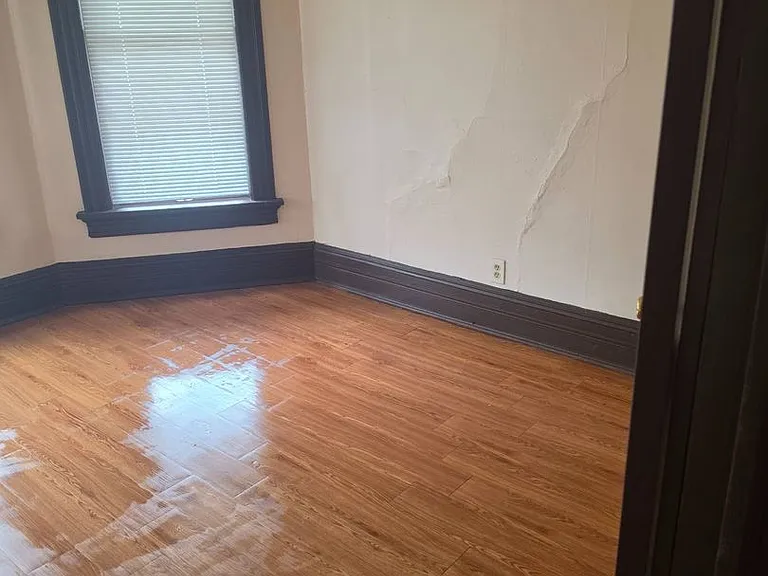 602 W Center St — Photo 16