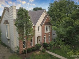 536 S Webster St, Naperville, IL 60540