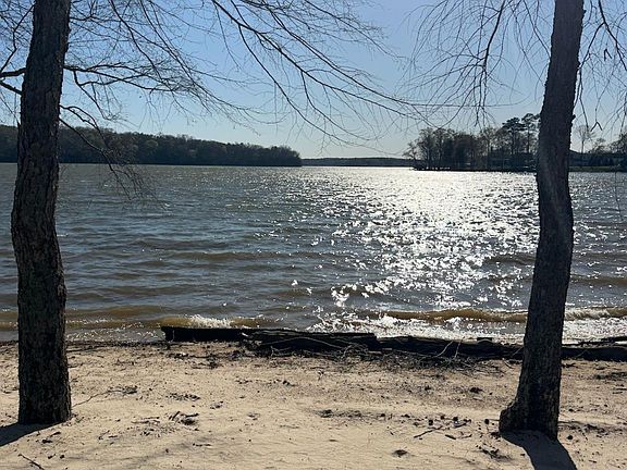 5th image of 3112 Lake Pointe Dr