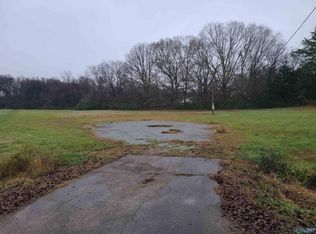 27287 Oak Crest Dr, Athens, AL 35613