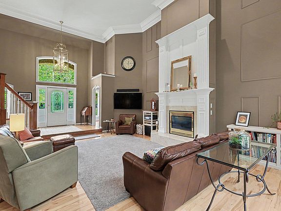 4th image of 6689 Edgewood Dr