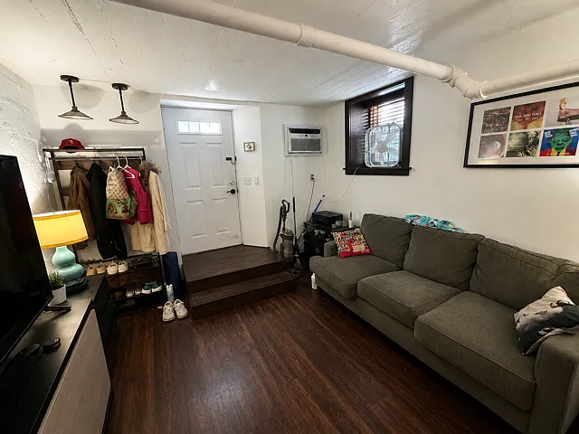 2525 Emerson Ave S #12 — Photo 9