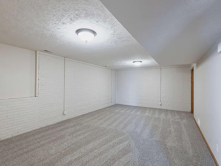8604 Delphinium Ln — Photo 31