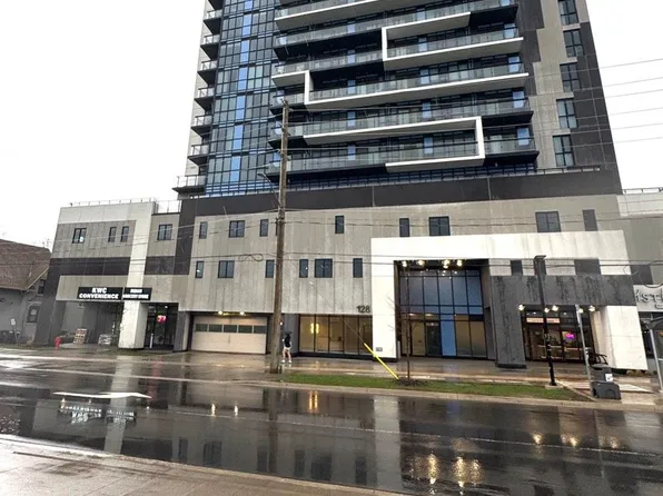 128 King St N, Waterloo, ON