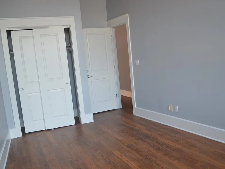 222 N College Ave — Photo 33