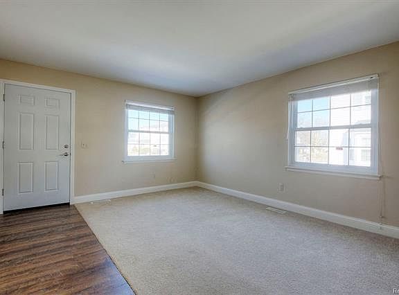 5th image of 193 Neptune Dr #1