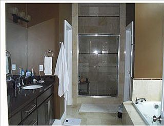 4th image of 1058 Valleyview Dr
