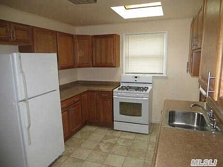 3rd image of 2686 Anthony Ave