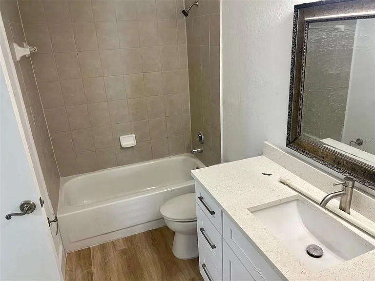 11562 Westwood Blvd #918 — Photo 8
