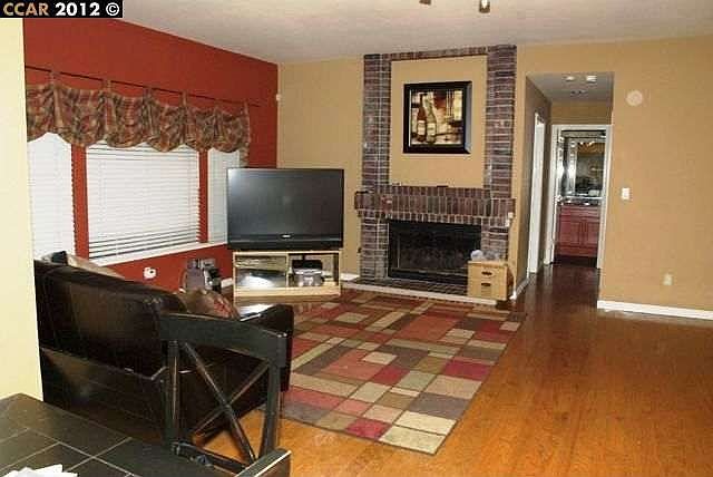 1st image of 410 Triomphe Ct