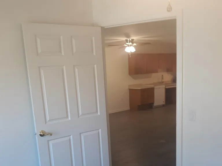 100 Home Rd — Photo 6