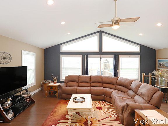 5th image of 11545 Lymburner Ave NE