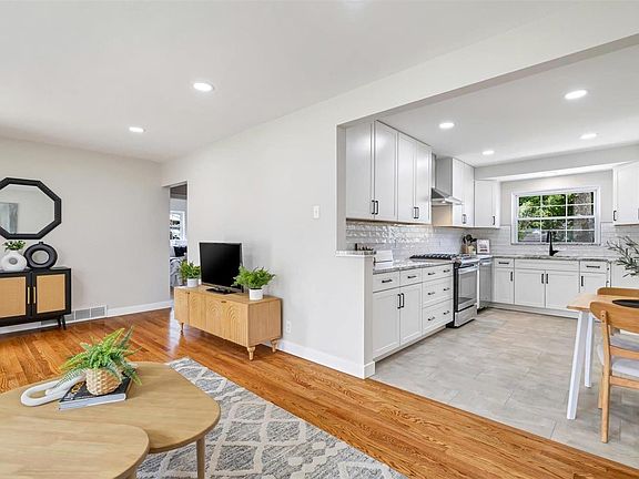 5th image of 7119 Craighill Dr