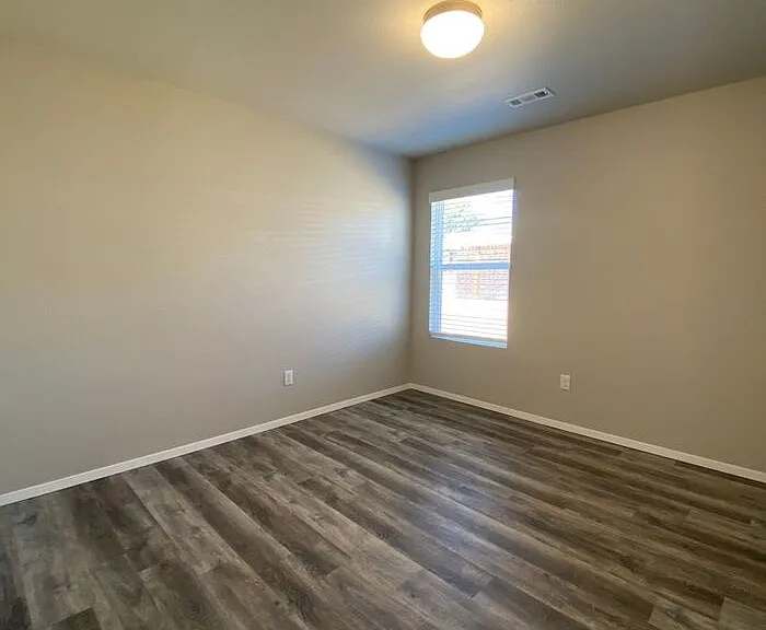 2701 Denver St — Photo 10
