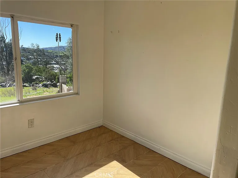 1412 Pine Heights Way — Photo 15