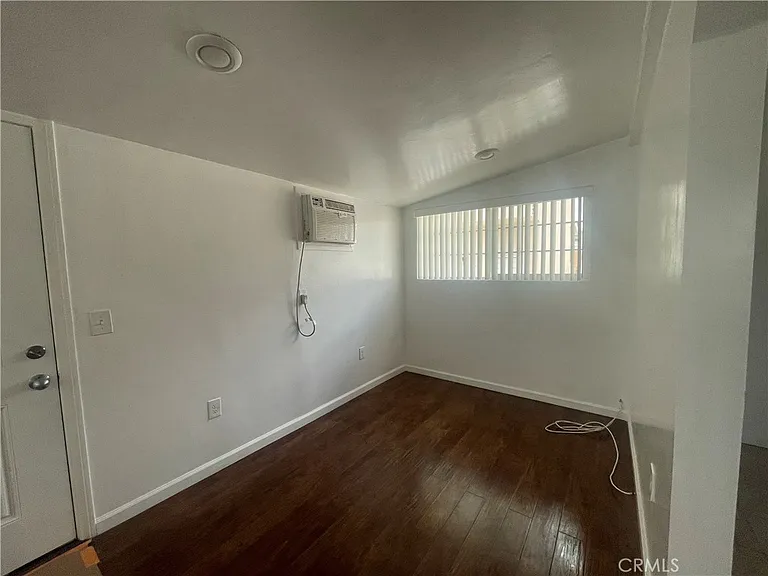 136 W Orange St — Photo 5