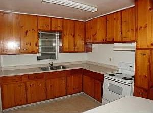 2nd image of 3532 Centerhill Dr N