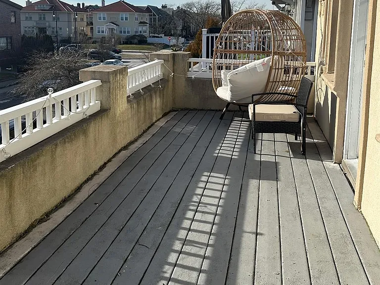 61 W Walnut St #UPPER — Photo 10