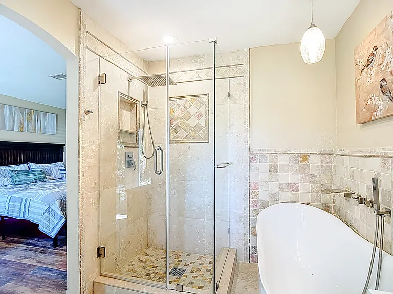 17208 Orangewood Dr — Photo 33