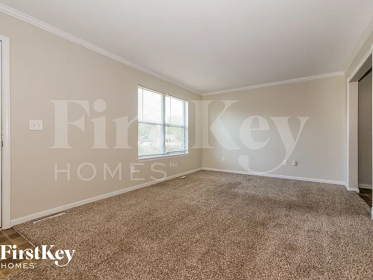 804 Covey Dr — Photo 3