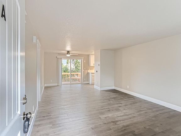 4th image of 20628 SW Castle Dr APT A