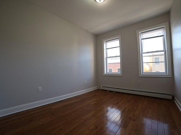 2nd image of 18 Wright Ave #33