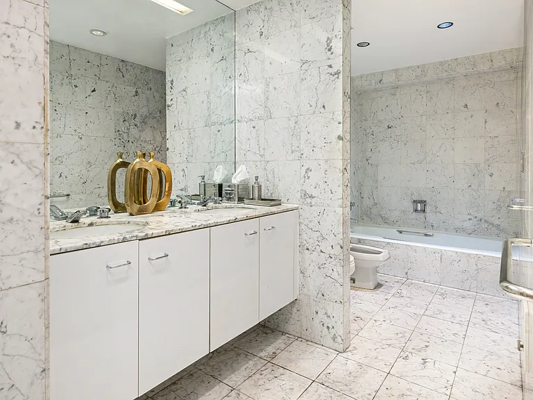 415 E 54th St #6D — Photo 8