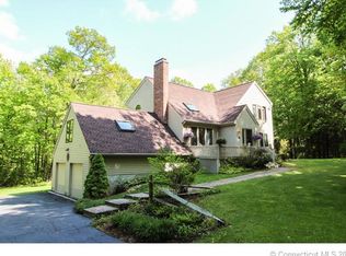 110 Arrowhead Dr, New Hartford, CT 06057
