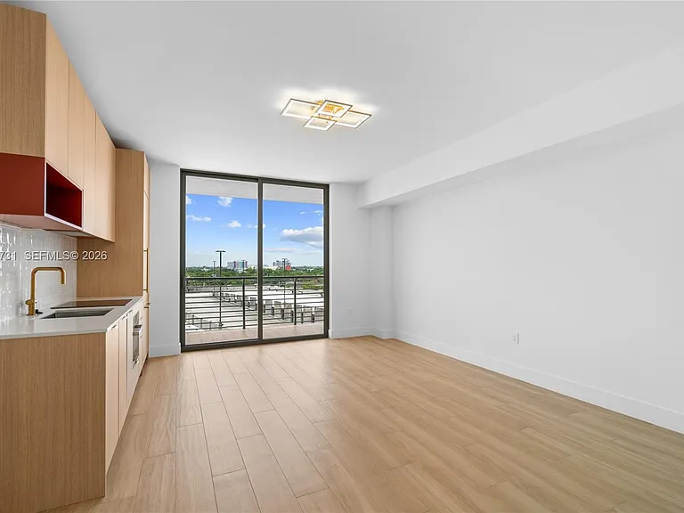 90 NE 32nd St #918 — Photo 10