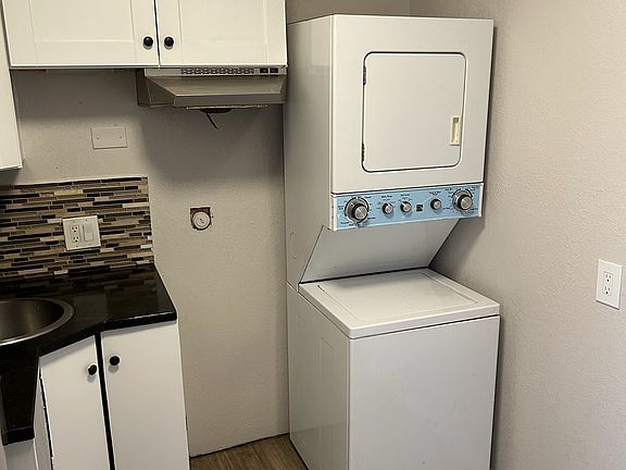4th image of 102 River Rd APT K