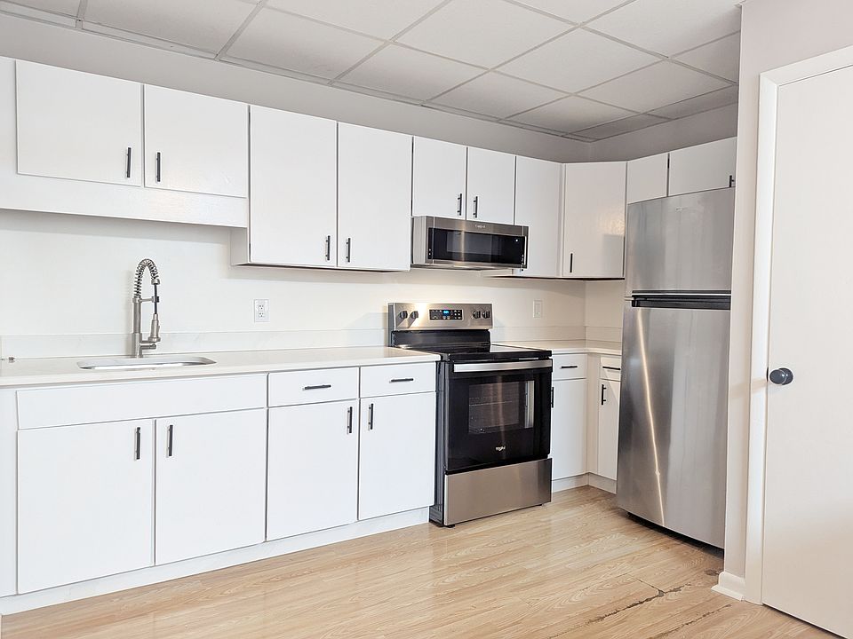 Newly updated kitchen.