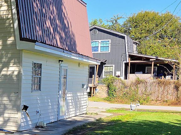 4th image of 225 Gemini St