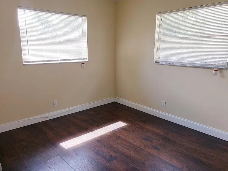 190 NE 40th St #192 — Photo 3
