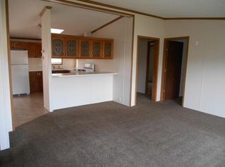 17831 Woodview Ln, Brownstown, MI 48174