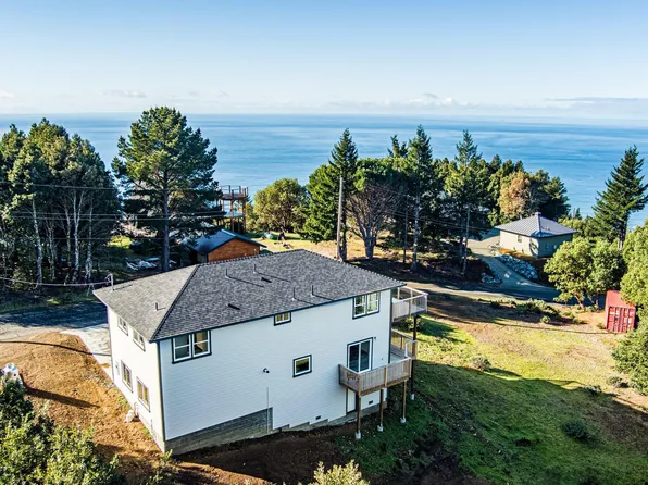 127 Cook Rd, Whitethorn, CA 95589