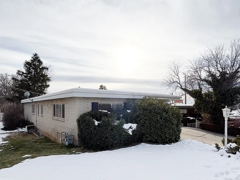2626 E Blaine Ave — Photo 11