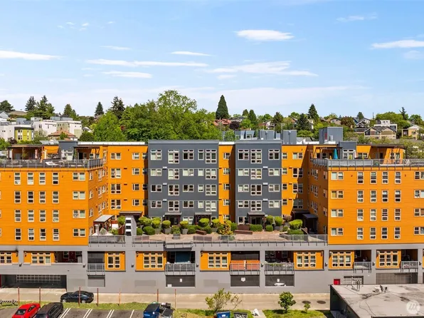 827 Hiawatha Place S #515, Seattle, WA 98144