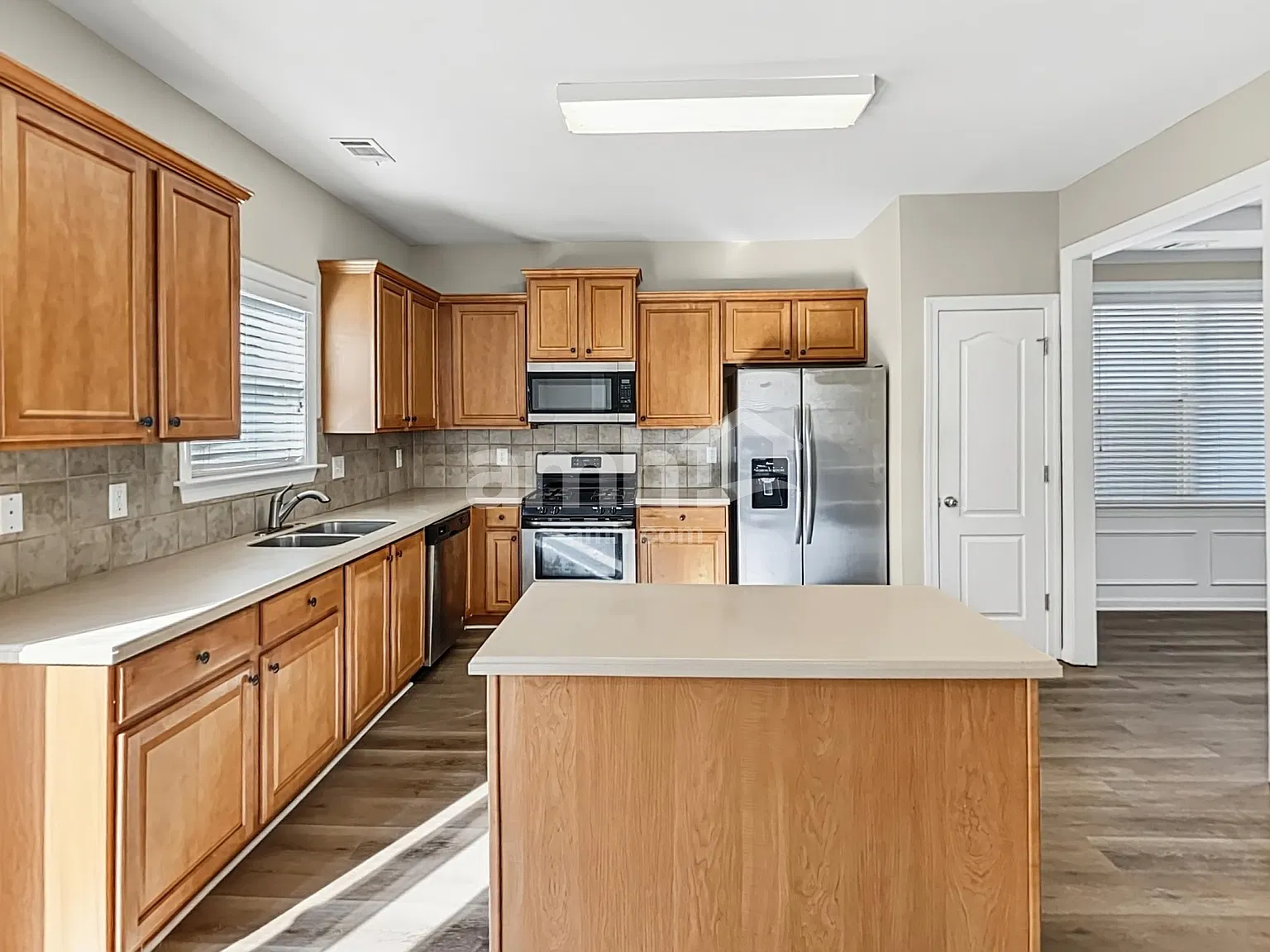 4 bed, 2.5 bath, 2767 sqft, $2,435 — Photo 4