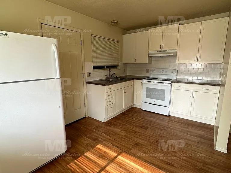 1101 S Bryan Ave — Photo 5