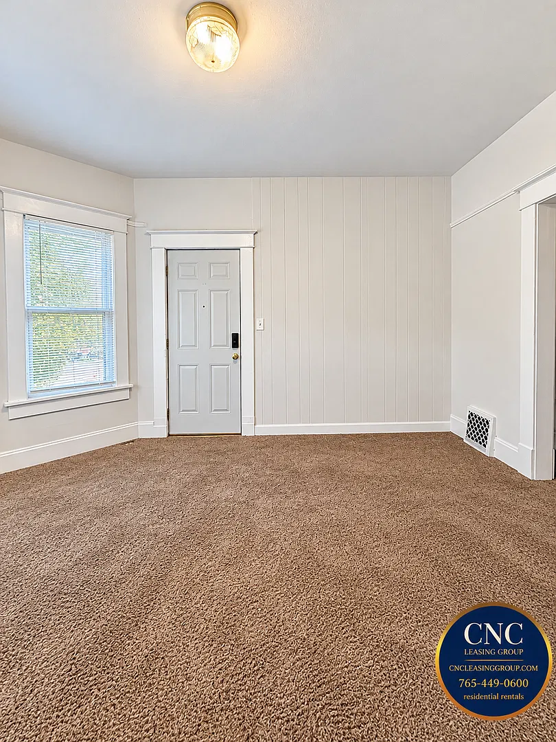 1420 Main Street — Photo 3