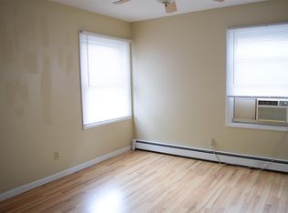 506 W Healey St APT 1, Champaign, IL 61820