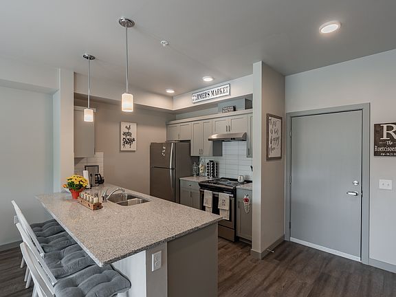 3rd image of 221 Prince Ave Unit 206