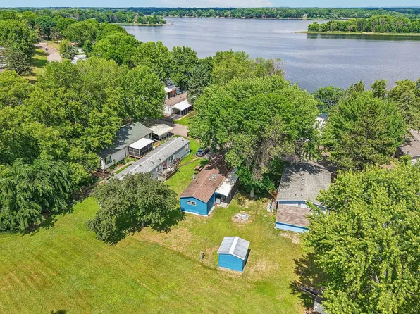 13100 318th St Trailer 131, Lindstrom, MN 55045