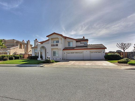 3rd image of 826 Weichert Dr