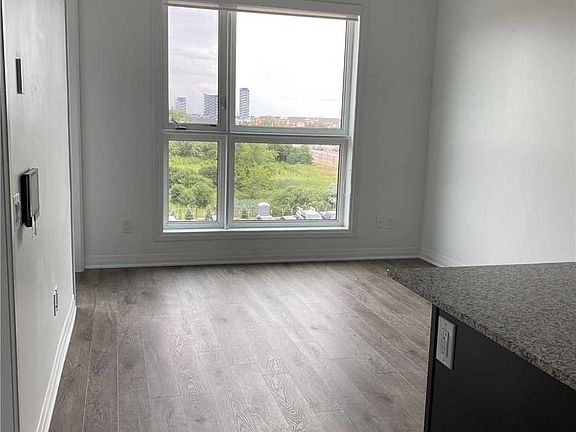 3rd image of 95 Dundas St W #424