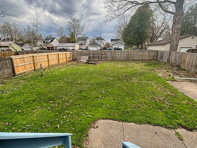 715 W Court St — Photo 14